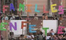 familles en fete en 2 lignes